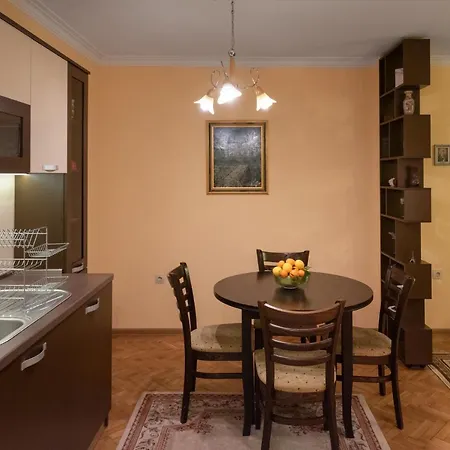 The Viewer - 2br Sofía