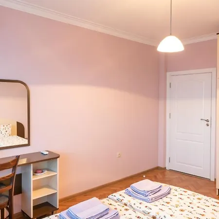 The Viewer - 2br Sofía