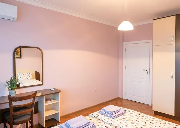 The Viewer - 2br Sófia